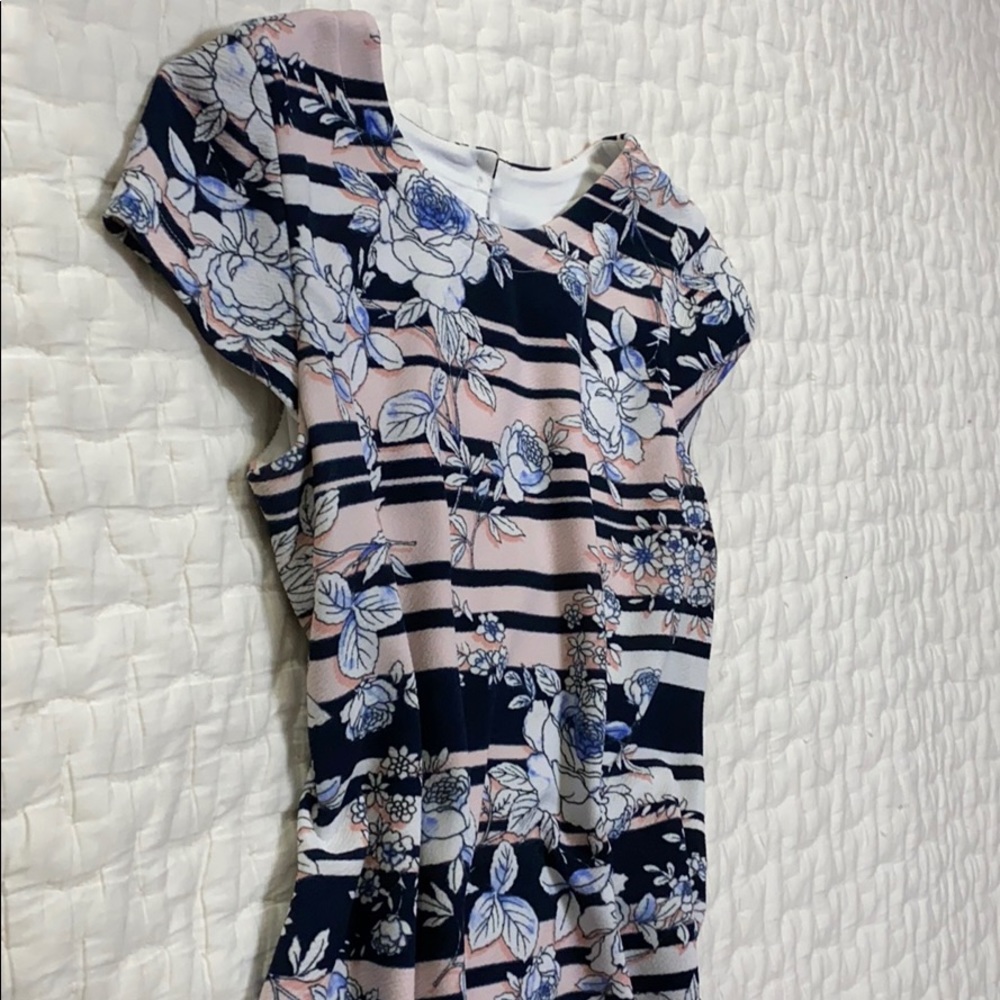 Jessica Simpson- flowery dress